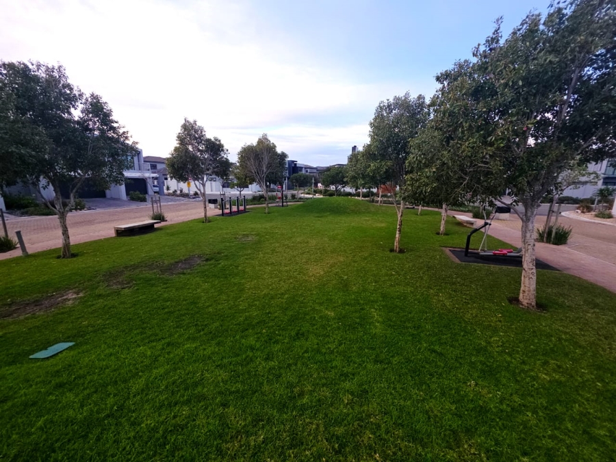 6 Bedroom Property for Sale in Sandown Western Cape